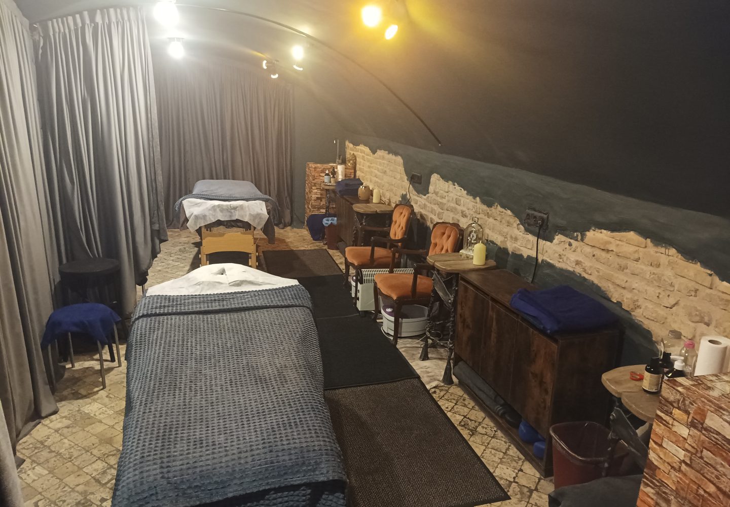 Masažo kabinetas poroms – Mystic Massage Studio salonas Vilniaus senamiestyje
